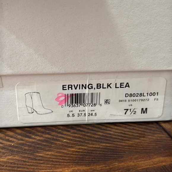 VINCE Erving Ankle Booties - Picture 10 of 10